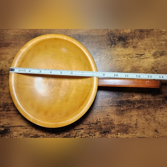 MUNSING Vintage Three-Footed Rustic Hardwood Serving Skillet (Circa 1940s) - Picture 9 of 10